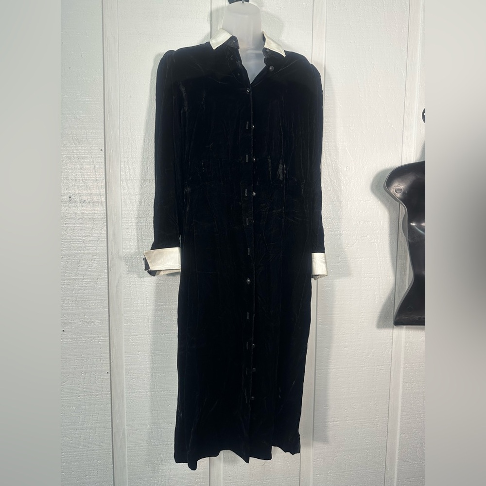 California Girl Vintage Black with White Trim Velour Dress Size 12 GUC
